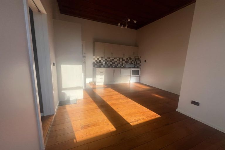 Photo of property in 70 Shakespeare Road, Bluff Hill, Napier, 4110