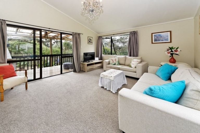 Photo of property in 6 Oakhaven Place, Ranui, Auckland, 0612