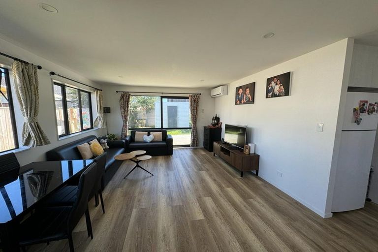 Photo of property in 20 Tamariki Avenue, Kelston, Auckland, 0602