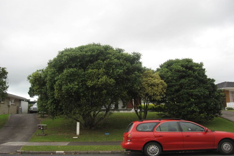 Photo of property in 24 Walworth Avenue, Pakuranga Heights, Auckland, 2010