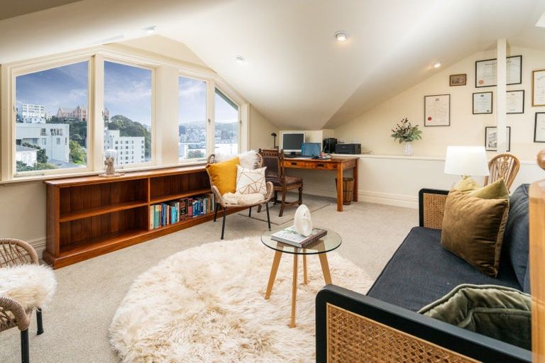 Photo of property in 4 Baring Street, Oriental Bay, Wellington, 6011