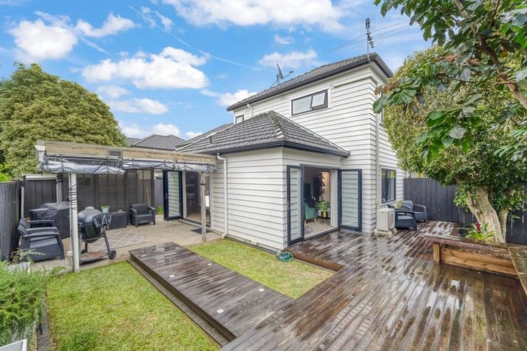 Photo of property in 5 Carousel Crescent, East Tamaki Heights, Auckland, 2016