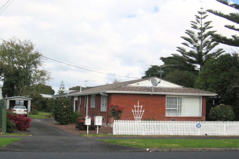 Photo of property in 12a/1 Yeovil Road, Te Atatu Peninsula, Auckland, 0610