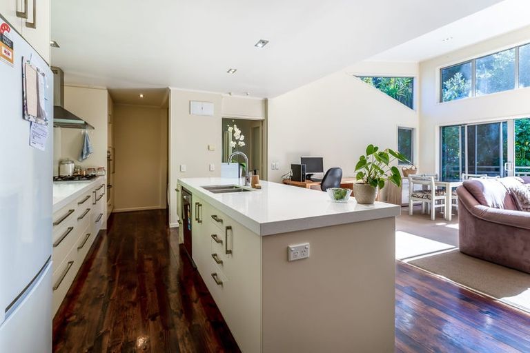 Photo of property in 4 Berne Place, Birkenhead, Auckland, 0626