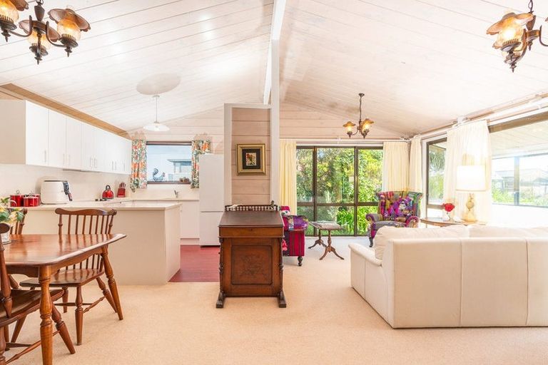 Photo of property in 168 Orangi Kaupapa Road, Northland, Wellington, 6012