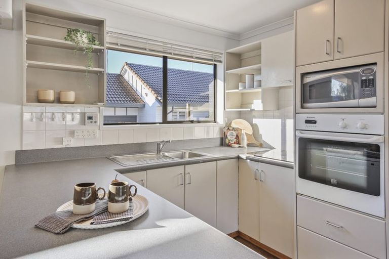 Photo of property in 16 Dunbarton Street, Redwood, Christchurch, 8051