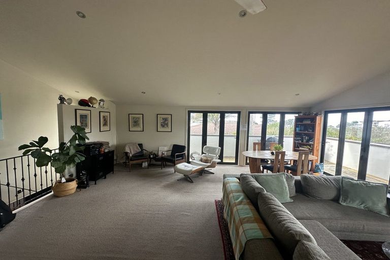 Photo of property in 46 Masterton Road, Rothesay Bay, Auckland, 0630