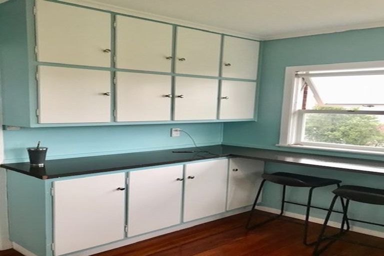 Photo of property in 3/18 Knights Road, Rothesay Bay, Auckland, 0630