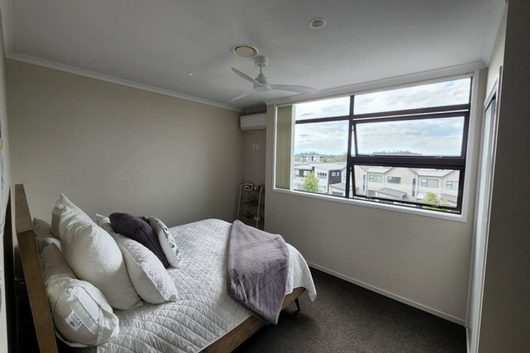 Photo of property in 30 Squadron Drive, Hobsonville, Auckland, 0616