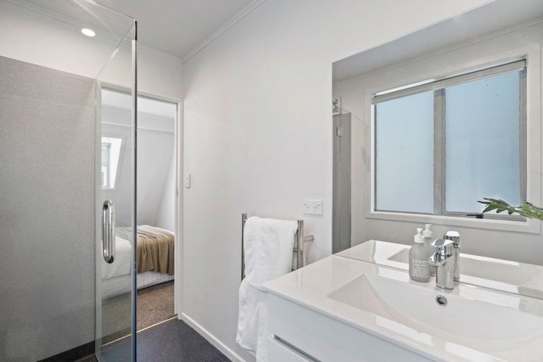 Photo of property in 6 Fitzroy Road, Bluff Hill, Napier, 4110