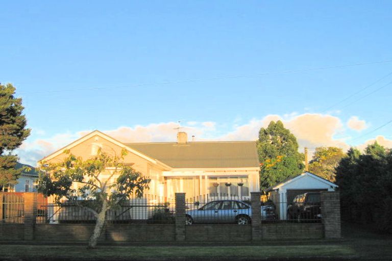 Photo of property in 11 Allenby Road, Papatoetoe, Auckland, 2025