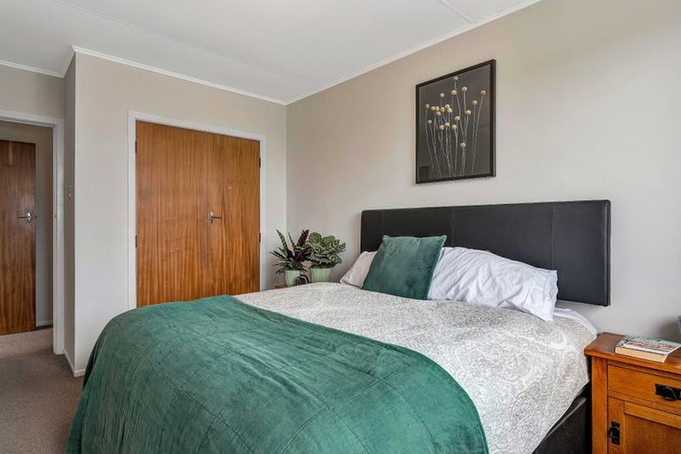 Photo of property in 15b Mayfair Place, Westown, New Plymouth, 4310