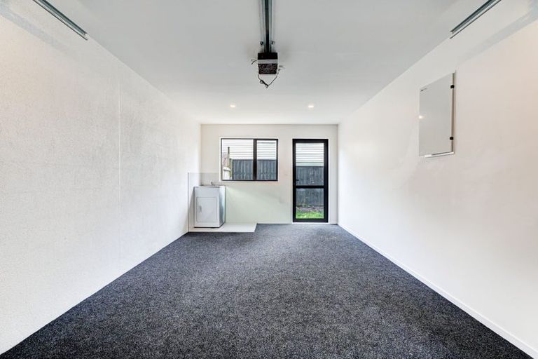 Photo of property in 2/63 Gardner Avenue, New Lynn, Auckland, 0600