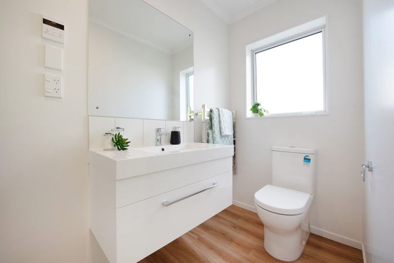 Photo of property in 27 Stockport Grove, Churton Park, Wellington, 6037