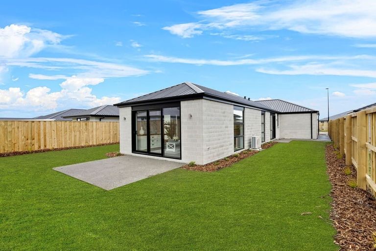 Photo of property in 17 Herridge Street, Woodend, 7691