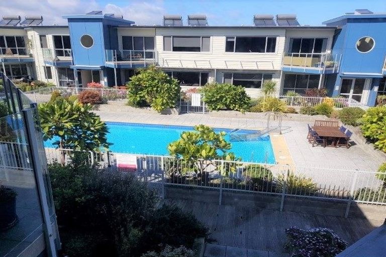 Photo of property in 4-u18 Seaview Road, Paraparaumu Beach, Paraparaumu, 5032