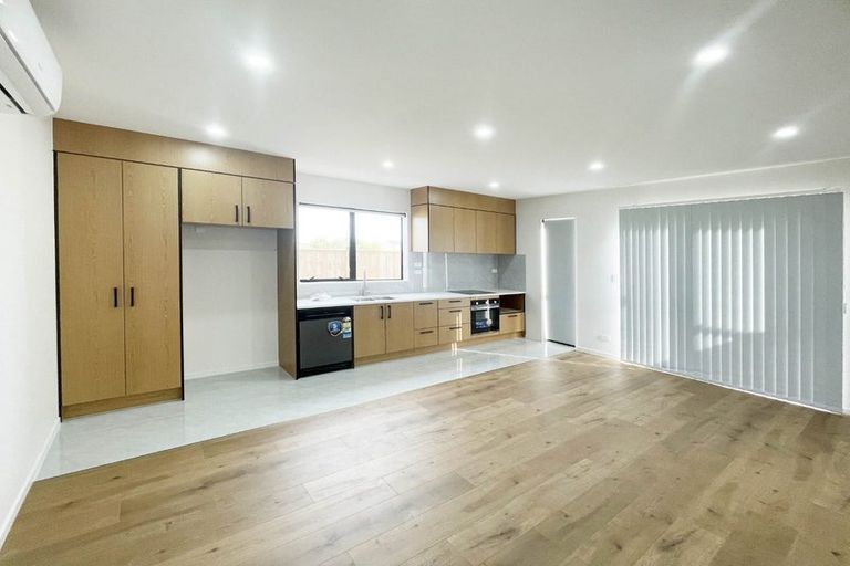 Photo of property in 12 Kaapehu Street, Karaka, 2578