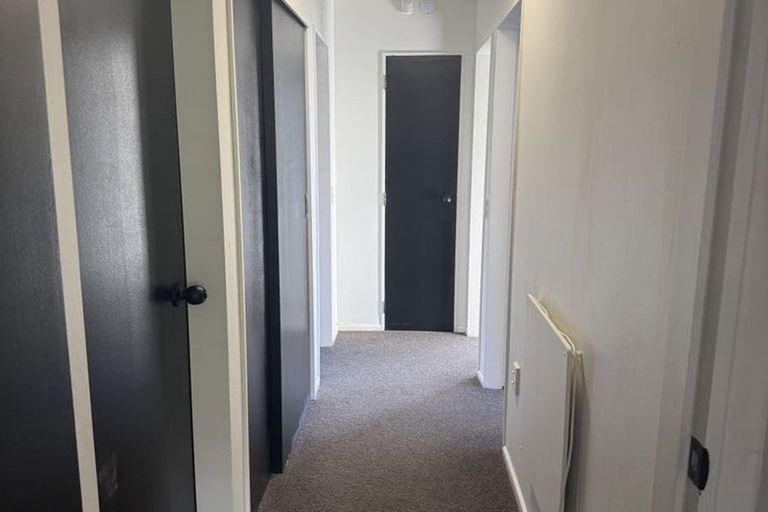 Photo of property in 6 Kinnel Grove, Papakowhai, Porirua, 5024