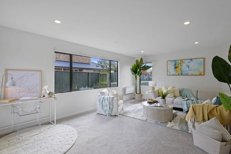 Photo of property in 3 Breton Close, Northwood, Christchurch, 8051