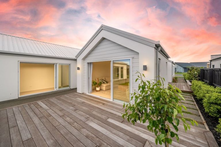 Photo of property in 46 Finstock Way, Rolleston, 7614