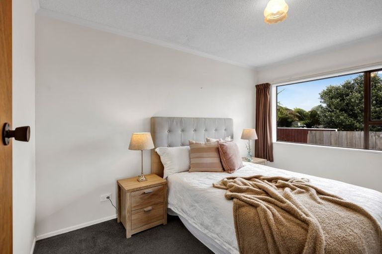 Photo of property in 2/153 Tukapa Street, Westown, New Plymouth, 4310