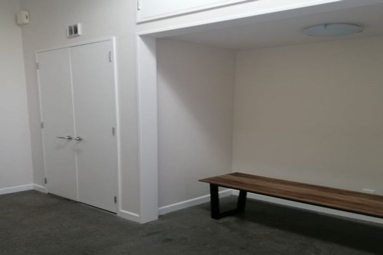 Photo of property in 25u5 Home Street, Mount Victoria, Wellington, 6011