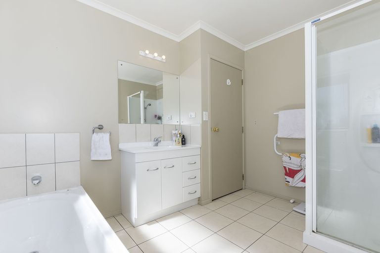 Photo of property in 76 Osprey Drive, Welcome Bay, Tauranga, 3112