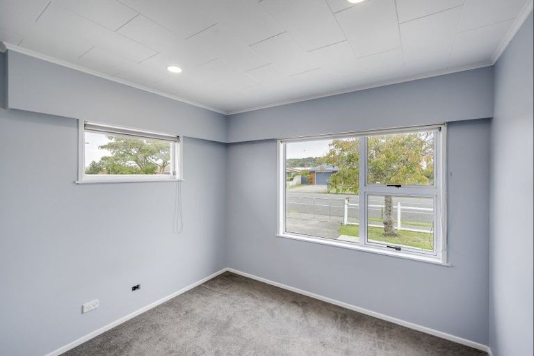 Photo of property in 4 Upham Crescent, Taradale, Napier, 4112