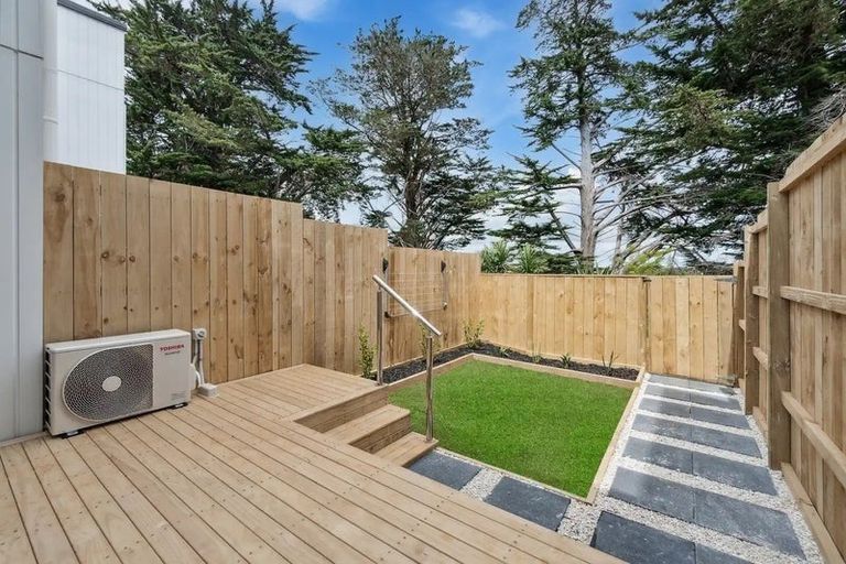 Photo of property in 40 Ramwall Place, Weymouth, Auckland, 2103