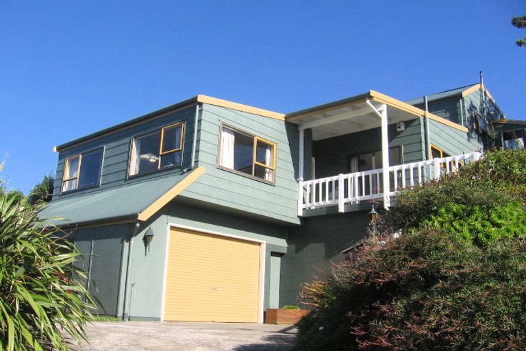 Photo of property in 9 Clifford Road, Johnsonville, Wellington, 6037