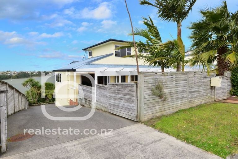 Photo of property in 157 West Harbour Drive, West Harbour, Auckland, 0618