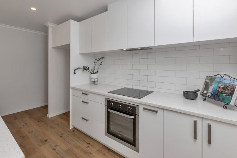 Photo of property in 13 Olney Court, One Tree Point, 0118