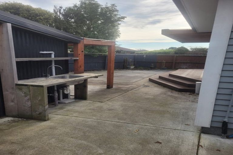 Photo of property in 1/223 Main North Road, Redwood, Christchurch, 8051