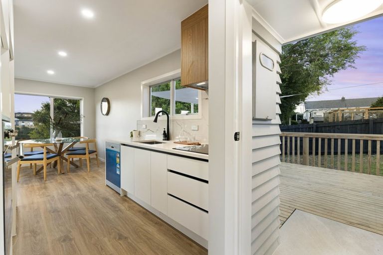 Photo of property in 11 Redwood Drive, Massey, Auckland, 0614