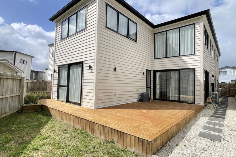 Photo of property in 36 Greenfinch Road, Hobsonville, Auckland, 0616