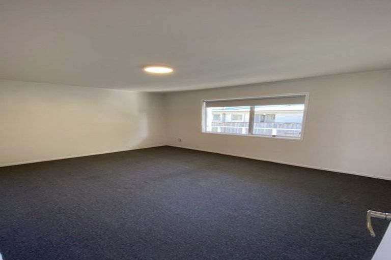 Photo of property in 2/47 Moire Road, Massey, Auckland, 0614