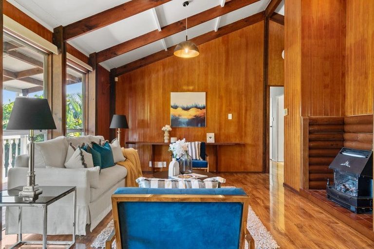Photo of property in 26 Eugenia Rise, Totara Heights, Auckland, 2105