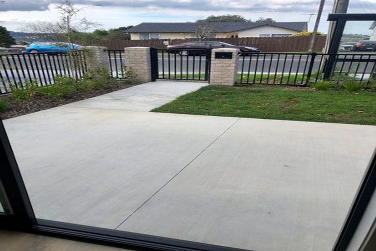 Photo of property in 2 Patariki Way, Beach Haven, Auckland, 0626