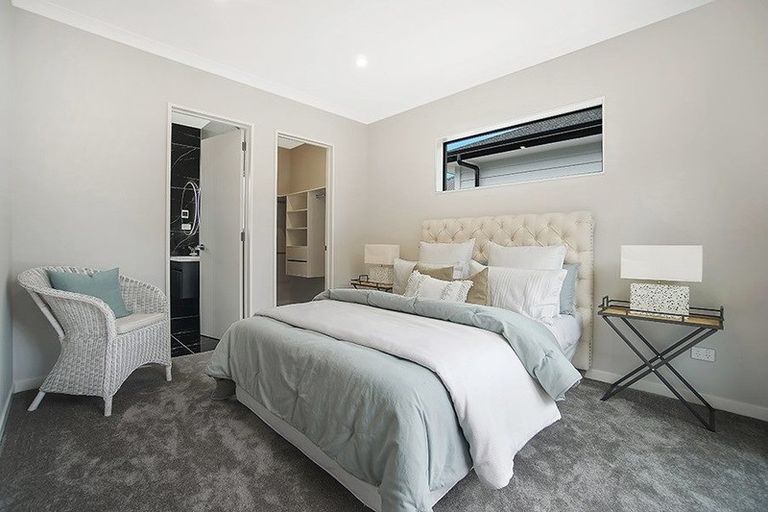 Photo of property in 10 Holcroft Street, Papakura, 2110