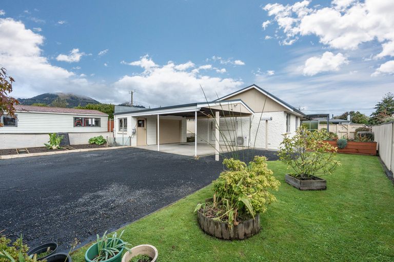 Photo of property in 71 Mcdonald Street, Mosgiel, 9024