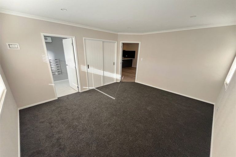 Photo of property in 14 George Yee Place, Taradale, 4112