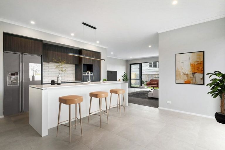 Photo of property in 92 Symes Drive, Red Beach, 0932