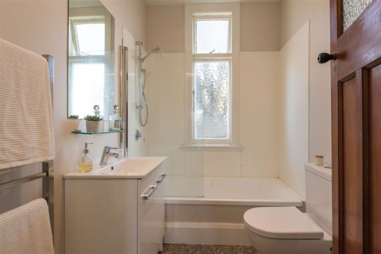 Photo of property in 124 Edward Avenue, Edgeware, Christchurch, 8013