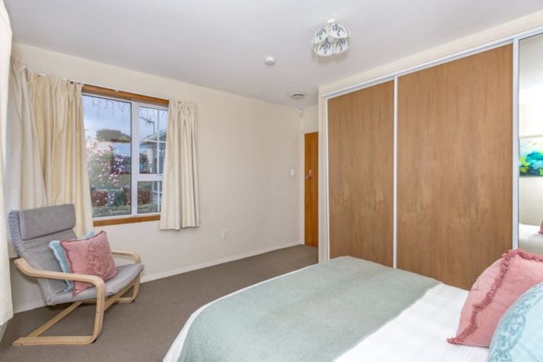 Photo of property in 18 Greendale Avenue, Avonhead, Christchurch, 8042