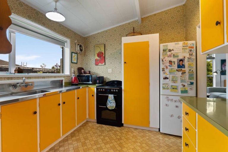 Photo of property in 15d Saint Ives Grove, Whalers Gate, New Plymouth, 4310