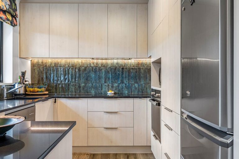 Photo of property in 5 Castle Way, Beckenham, Christchurch, 8023