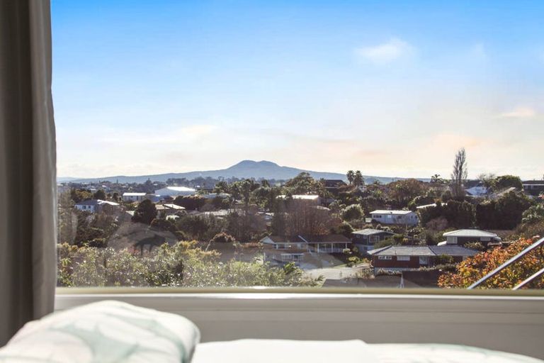 Photo of property in 150 Bleakhouse Road, Mellons Bay, Auckland, 2014