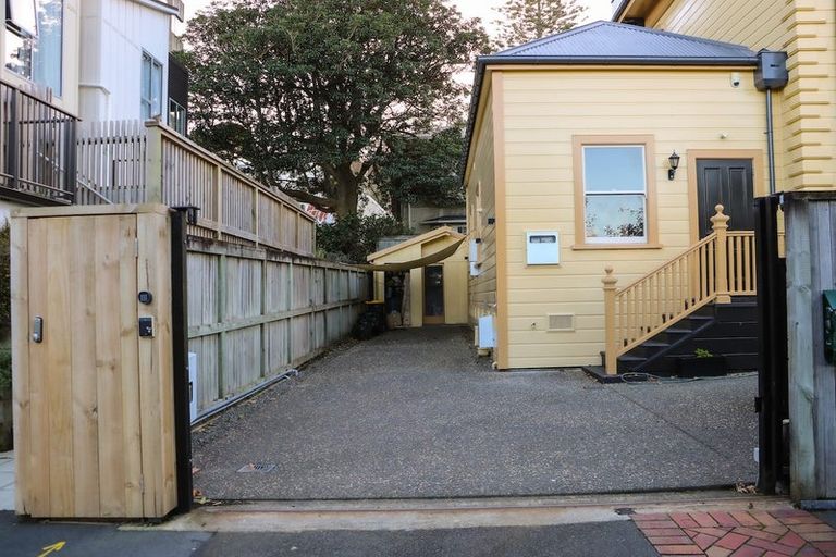 Photo of property in 5 Youngs Lane, Te Aro, Wellington, 6011