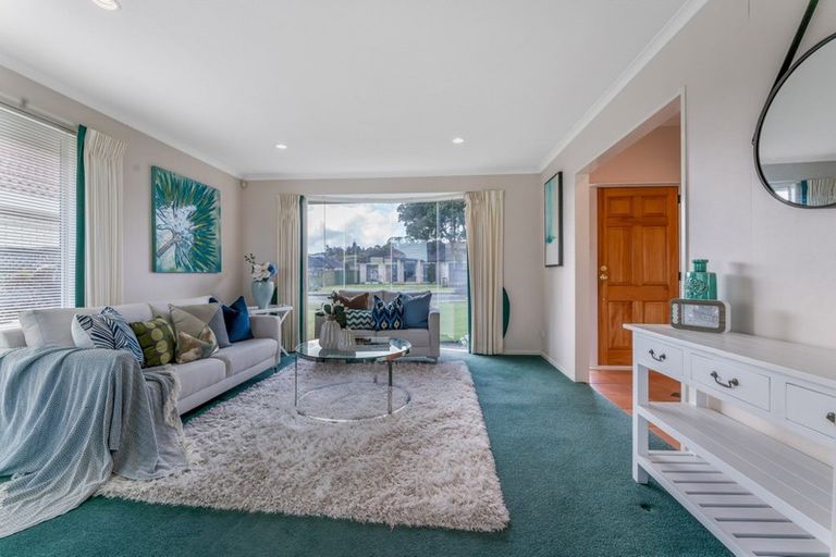 Photo of property in 211 Kilkenny Drive, East Tamaki Heights, Auckland, 2016