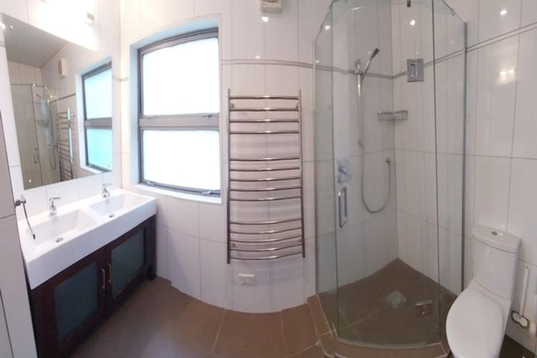 Photo of property in 43 Hudson Bay Road, Hobsonville, Auckland, 0616